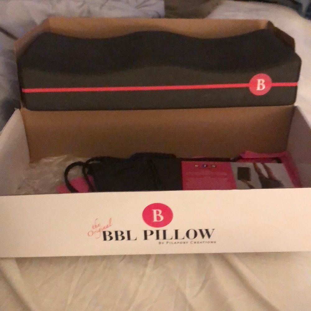 The original BBL pillow 🍑